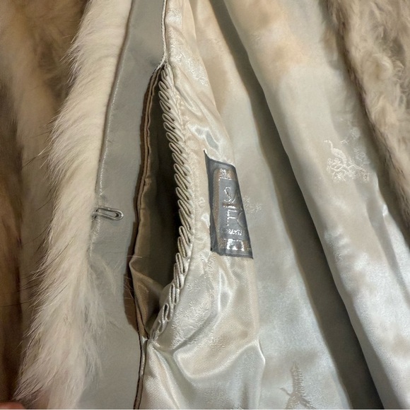 Saga Blue Fox Fur Coat size XL - Picture 6 of 15